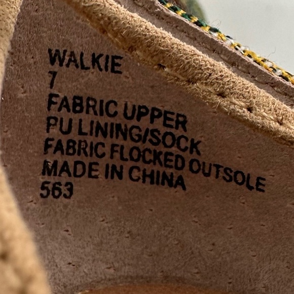 Steve Madden Walkie flats size 7 multicolored floral tapestry dorsay pointy toe - Picture 13 of 14